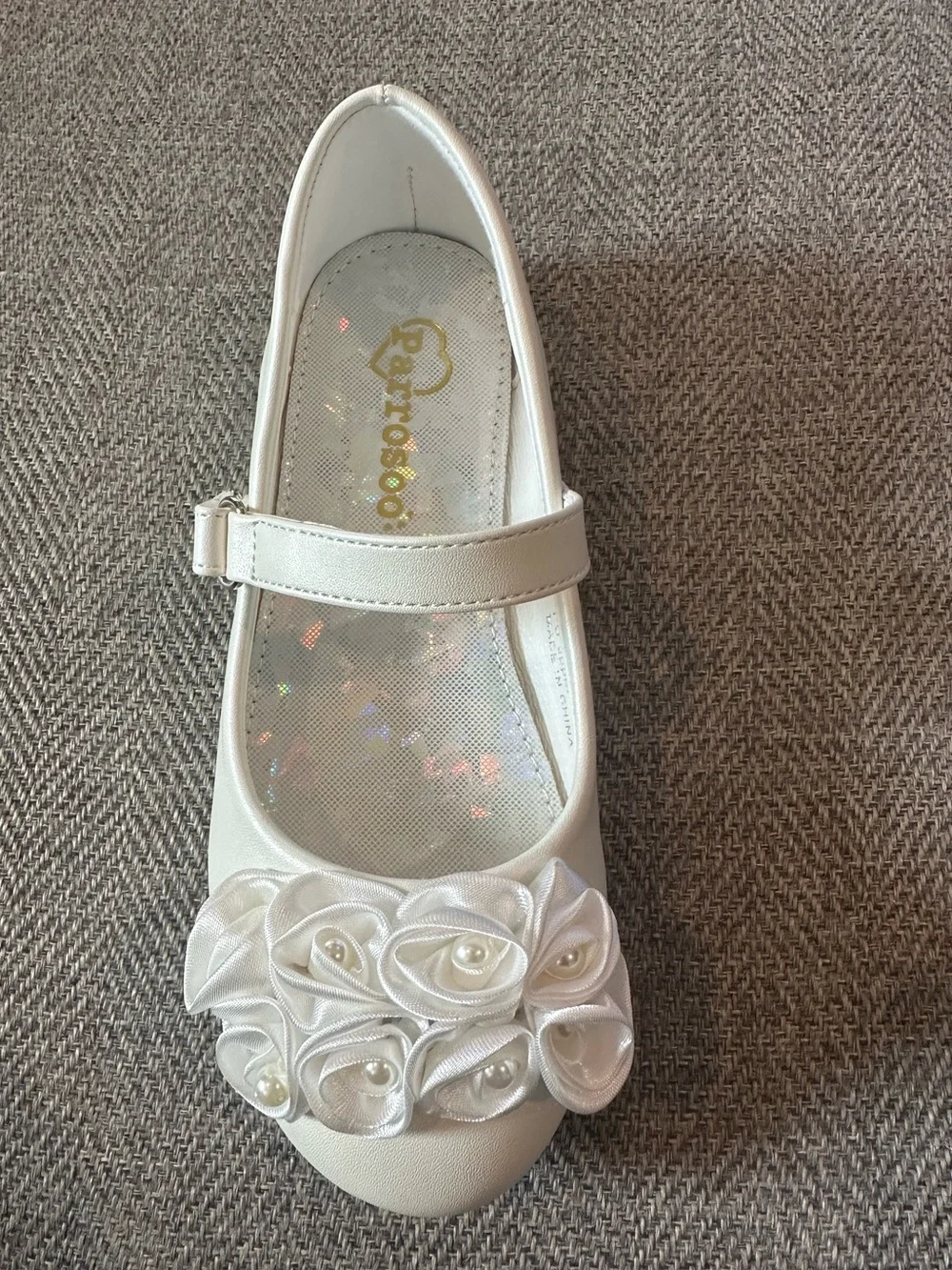 Girl's White Mary Jane Dress Shoes with Rosette Pearl Accents
